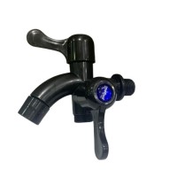 Kran Keran Air Cabang Dua 1/2 Inch Hitam Plastik Kran Double Kamar Mandi