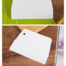 Pisau Kue Plastik Pemotong Adonan Scraper Trapesium